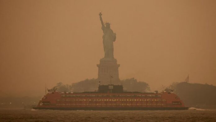 Nubes de humo en Nueva York Foto AMR ALFIKY REUTERS