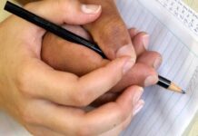 analfabetismo en Venezuela - persona aprendiendo a escribir