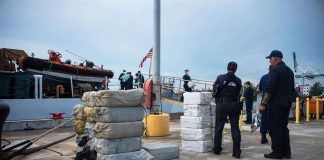 guardia costera de estados unidos incauta kilos de cocaina - dos venezolanos detenidos - imagen referencial