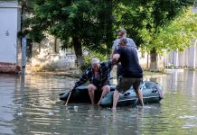 inundación por presa de Nova Kajovka Ucrania