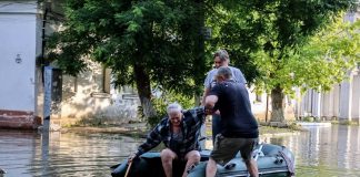 inundación por presa de Nova Kajovka Ucrania