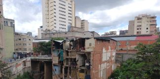 Derrumbe pensión Caracas