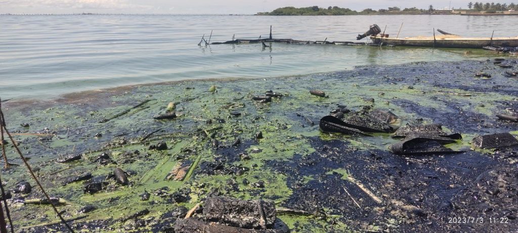 Lago de Maracaibo contaminado