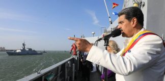 Nicolás Maduro frente al Lago de Maracaibo