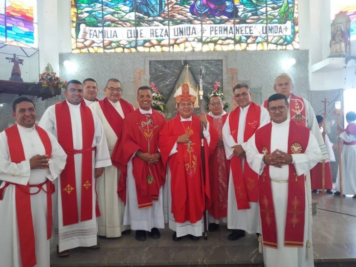 Sacerdotes y diáconos de Trujillo