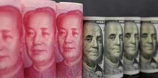 yuanes y dólares