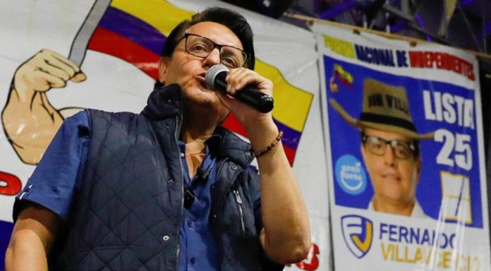 Fernando Villavicencio estaba de segundo lugar en las encuestas.