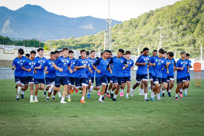 Selección Sub-17 de Venezuela en una sesión de entrenamiento en el Centro de Alto Rendimiento en Margarita, Nueva Esparta el 1 de agosto de 2023. Foto: FVF.