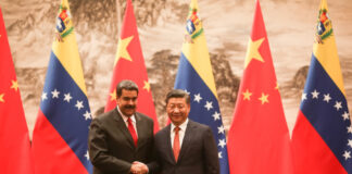 Maduro firma acuerdos con China