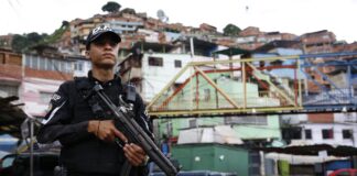 Policías - funcionarios de la fuerzas armadas