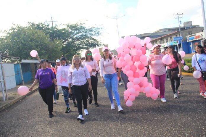 Caminata rosa en El Tigre