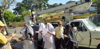 Hasta ‘La llorona’ protestó frente a Corpoelec en San Cristóbal