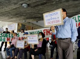 profesores piden aumento de sueldo
