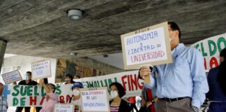 profesores piden aumento de sueldo