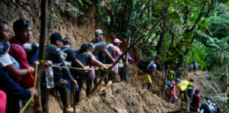 Migrantes por el Darién