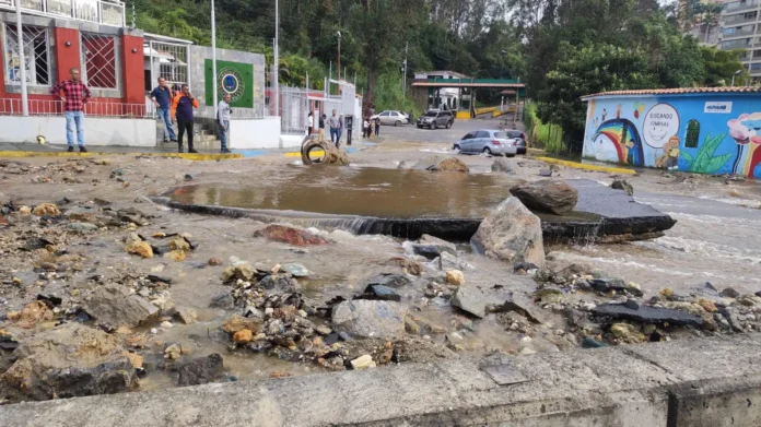 Explotó Tubería de Hidrocapital