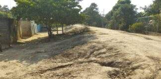 Habitantes de la comunidad Simón Bolívar en Guasdualito piden la rectificación de vías
