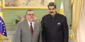 Renunció el embajador de Uruguay