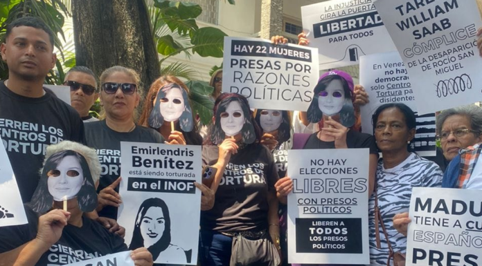 activistas protestaron por Rocío San Miguel