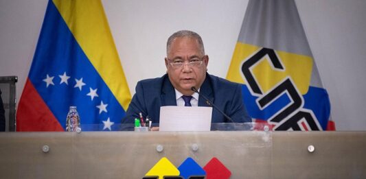 Elvis Amoroso, presidente del CNE