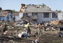 Al menos 14 personas murieron por los tornados y tormentas en Estados Unidos