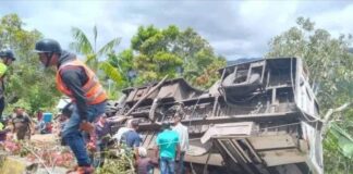 Autobus dos personas pierden la vida monagas