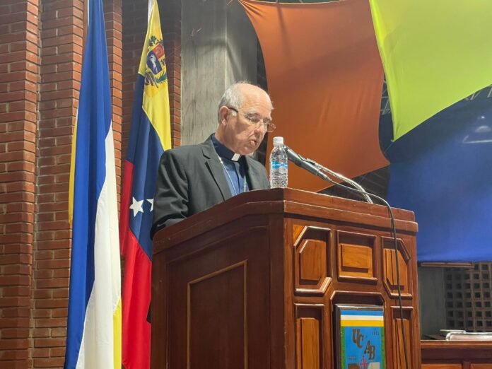 Constructores de Paz - Monseñor González de Zárate Monseñor Jesús González de Zárate en el evento Constructores de Paz 2024