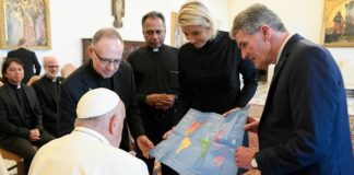 Francisco y jesuitas del apostolado educativo
