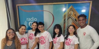 Jóvenes del colegio La Merced de Maracaibo