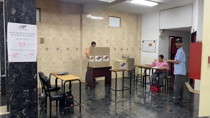 Capacitación y acreditación miembros de mesa