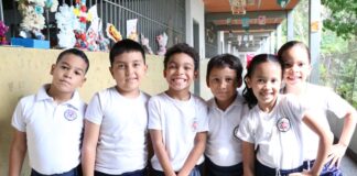 Niños de las escuelas de Fe y Alegría Venezuela