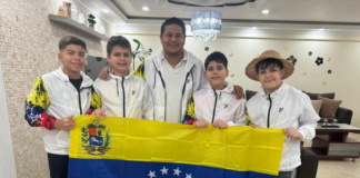 Joseph Pérez, el primero de izquierda a derecha, junto a su compañeros. | Foto: cortesía.