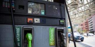 Usuarios denuncian irregularidades para surtir gasolina en estación Virgen del Valle de Cumaná