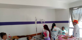 Dr. Sonrisa llevó un momento de esperanza y fe a pacientes del Iahula