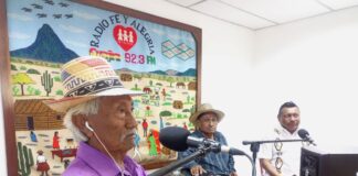 Radio Fe y Alegría Paraguaipoa se enorgullece de promover y preservar la cultura wayúu a través de su programación. Un claro ejemplo es el programa 'Sunoutilia Woumain', conducido por el productor Isidro Woumain.
