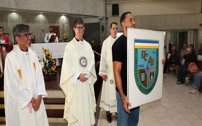 UCAB celebra 71 años llevando alternativas