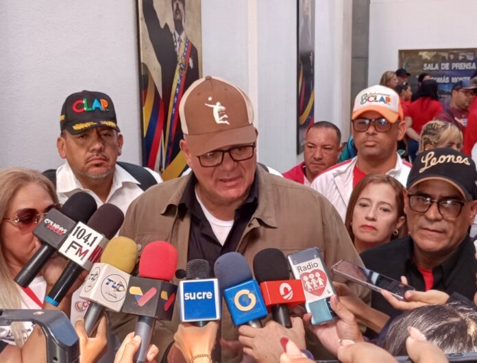 Ministro de Alimentación Carlos Tellería