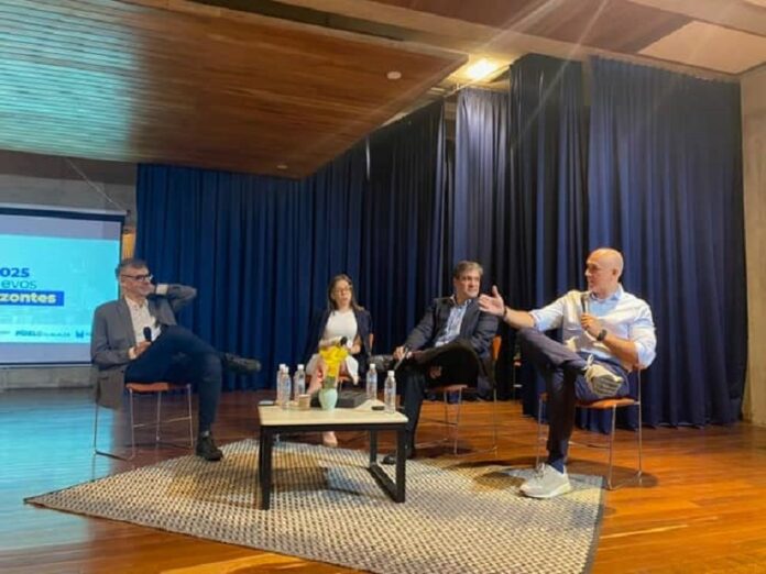 Foro geopolítica oportunidades UCV