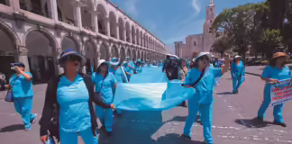 Huelga indenida en Perú