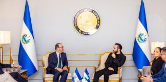 El presidente Bukele se reunió con el presidente del CAF, Sergio Diaz-Granados, y miembros de la Junta Directiva en El Salvador.