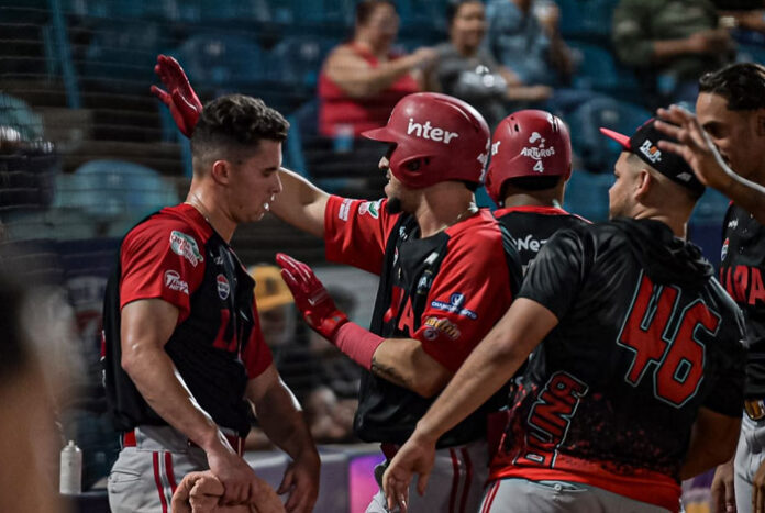 Cardenales de Lara sigue aferrado al primer lugar de la tabla de la LVBP.