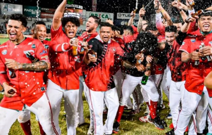 Cardenales de Lara campeón de la LVBP 2024-2025.