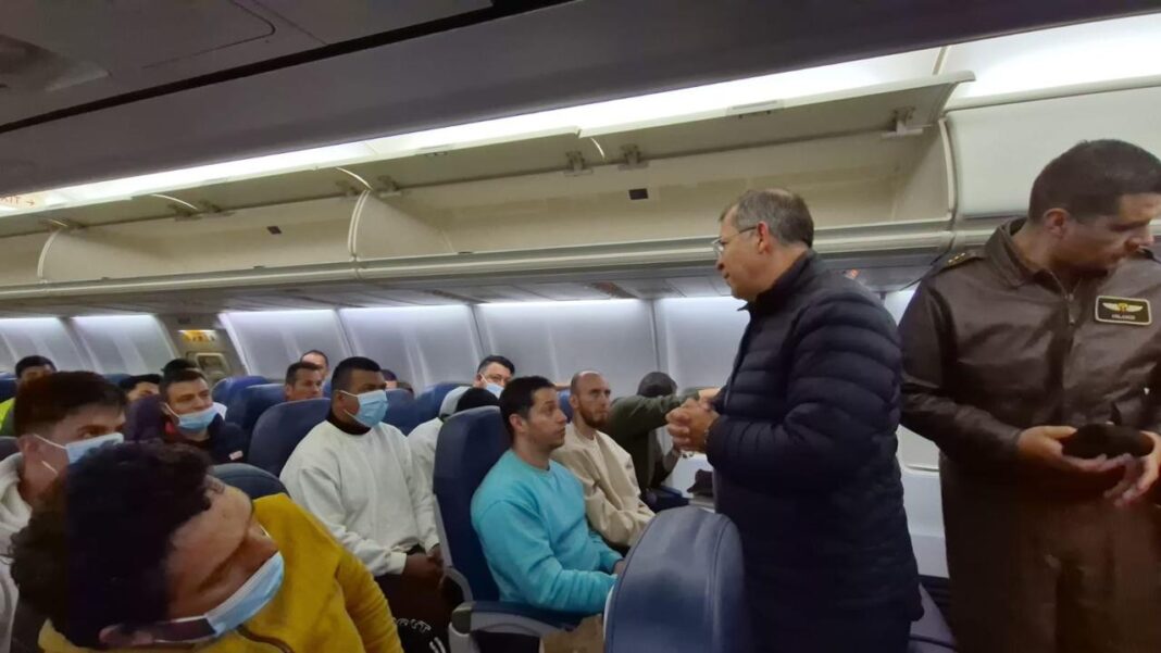 Colombianos deportados