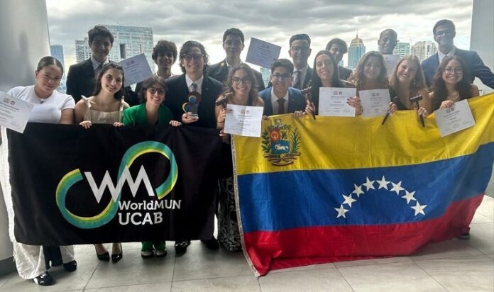 UCAB delegación sobresaliente WorldMun 2025