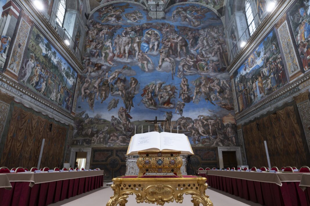 Capilla Sixtina La Capilla Sixtina está lista para recibir a los 133 cardenales electores en el cónclave de la Iglesia católica