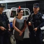 Ruth López, activista de derechos humanos en El Salvador, detenida