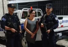 Ruth López, activista de derechos humanos en El Salvador, detenida