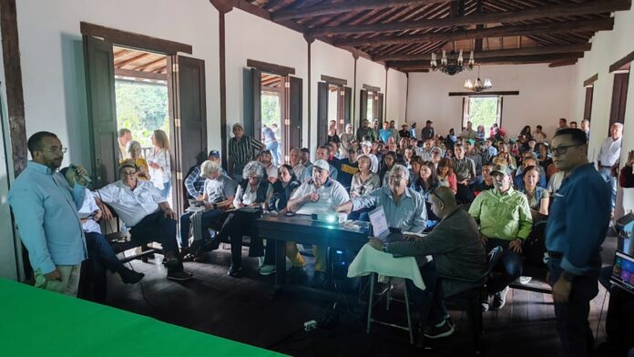 Taller del proyecto Red de Innovación Cafetera a caficultores de Mérida