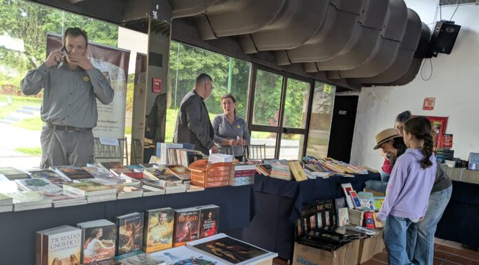 Libros usados cobran vida en la ruta hacia la Filuc en Carabobo