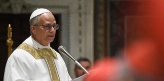 El papa lamenta la miseria de pueblos enteros